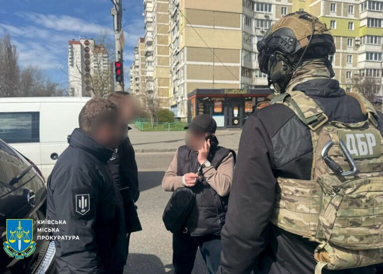 У Києві на хабарі затримали посадовця РДА