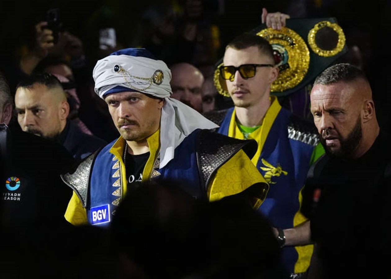 Околі назвав ім'я боксера, який, на його думку, переможе Усика