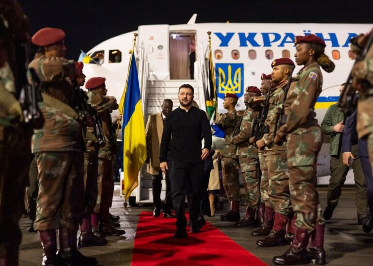 Зеленський прибув у ПАР з робочим візитом