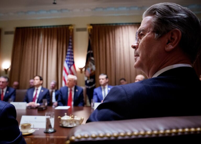 Axios: міністр фінансів США облаяв Ілона Маска