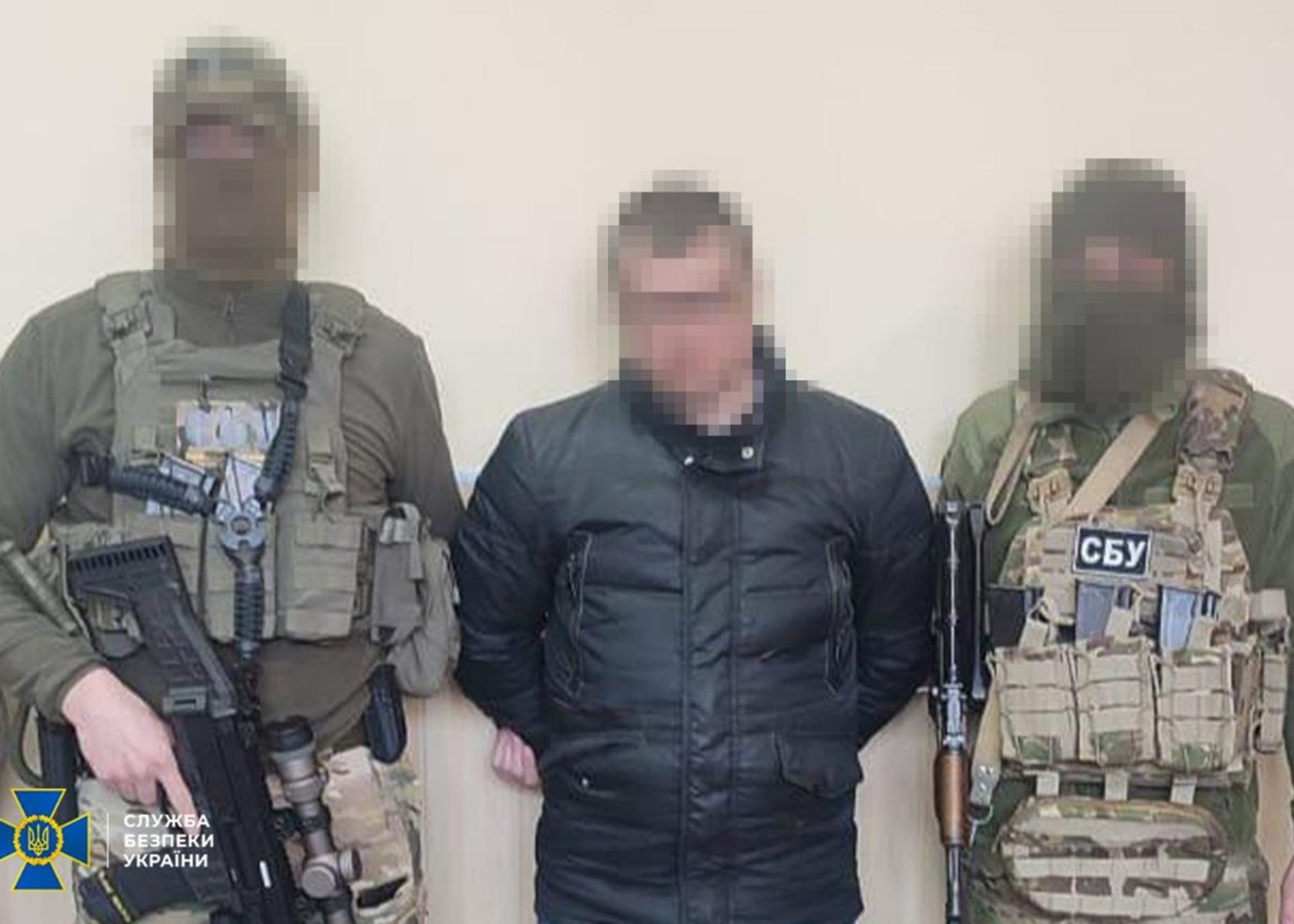 "Зливав" вогневі позиції ЗСУ: у Краматорську викрили таксиста-агента РФ