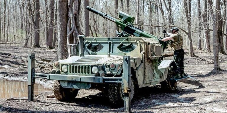 Фото американської легкої САУ 2-CT Hawkeye в Україні