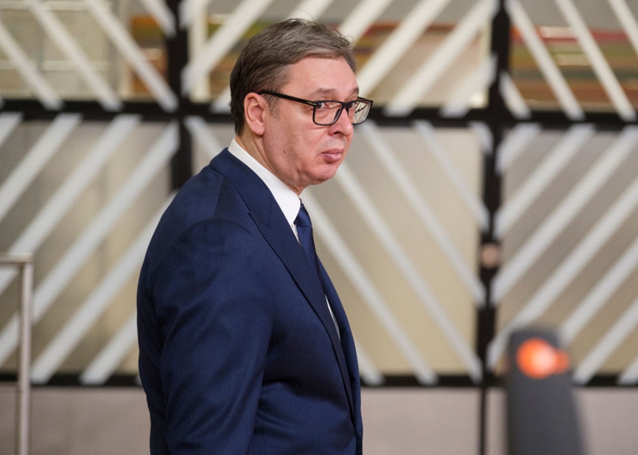 Президент Сербії раптово перервав візит у США через хворобу