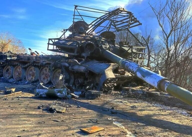 РФ кидає на штурми музейні експонати - журналіст