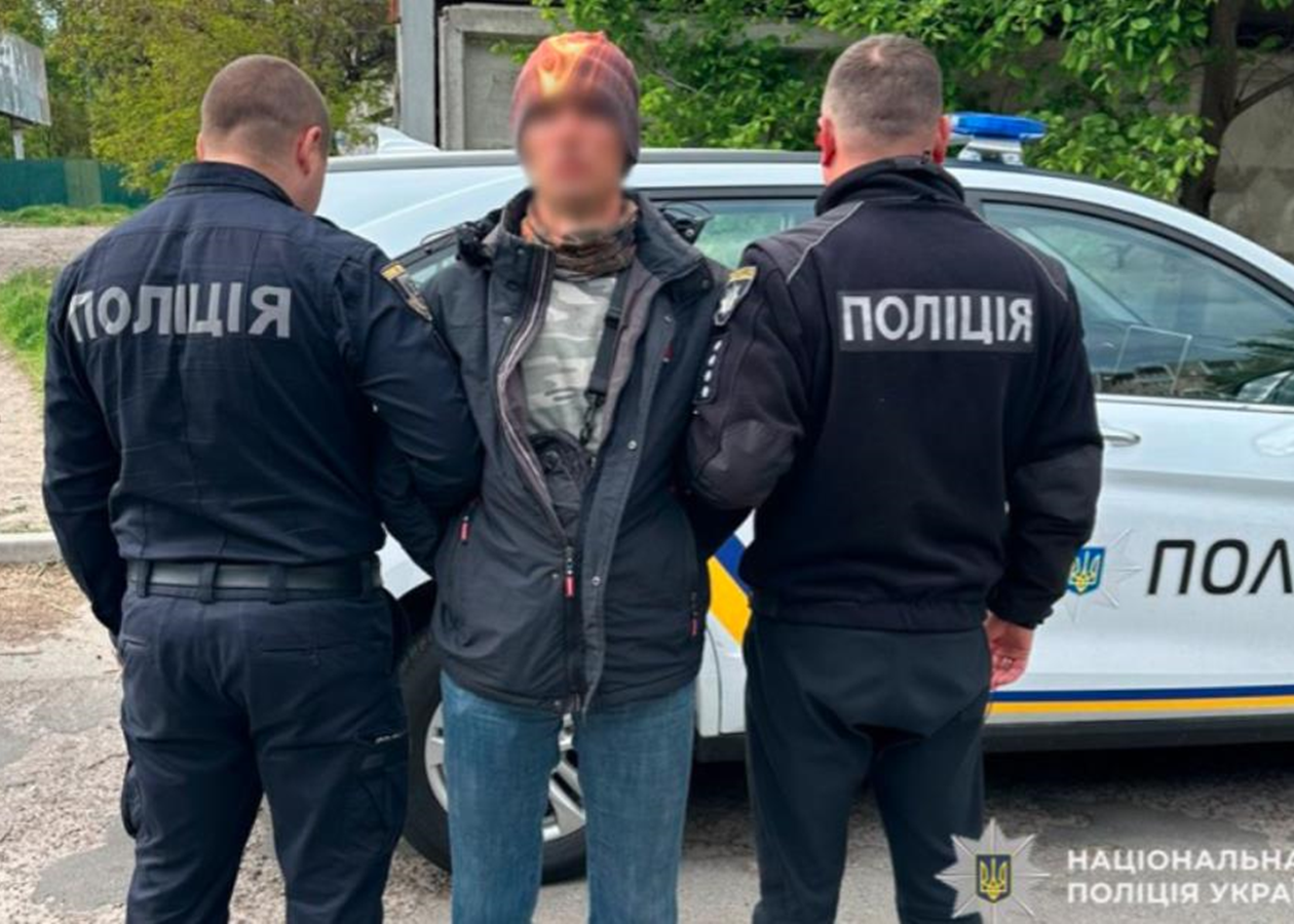 У Чернігові чоловік погрожував ножем військовим ТЦК