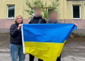 В Україну повернувся хлопець після трирічної окупації
