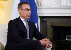 Стубб підтримав участь Зеленського у саміті НАТО