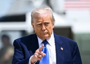 Трамп вимагає перевірки фінансування зірок, які підтримали Гарріс