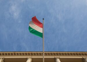 Євродепутати закликають ЄС заморозити усе фінансування Угорщини
