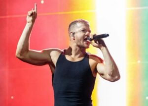 Imagine Dragons підняв прапор України на концерті в Мілані