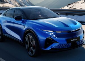Французька Alpine представила електричний кросовер A390 з трьома двигунами