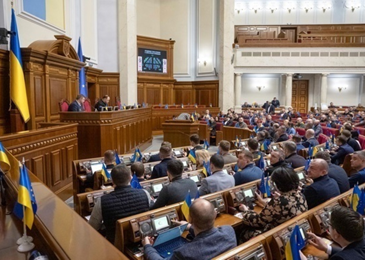 ВР планує дозволити особам від 60 років служити за контрактом