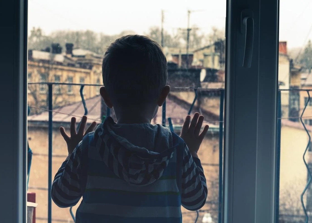 Нібито "рятують": що відбувається з українськими дітьми в Росії