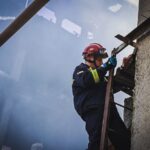 У Харкові внаслідок удару РФ горить багатоквартирний дім