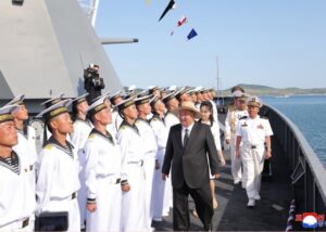 У КНДР з другої спроби спустили есмінець на воду