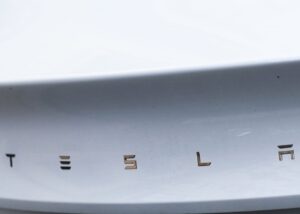 Tesla очолила рейтинг вживаних авто в Україні