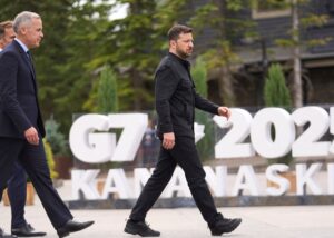 Зеленський достроково повертається з саміту G7 - ЗМІ