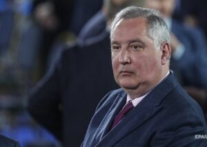 В РФ чиновник погрожує відправити КВК-шників на війну за жарт про нього