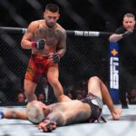 UFC: Топурія став чемпіоном у легкій вазі, достроково здолавши Олівейру
