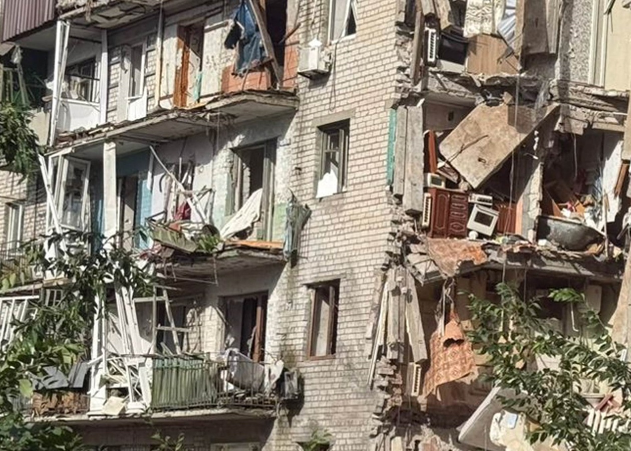 Росіяни атакували п'ятиповерхівку у Лимані