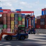 Європейські порти переповнені через мита Трампа