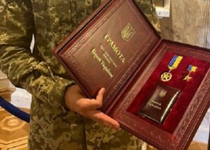 Звання Героя України надали трьом полеглим воїнам