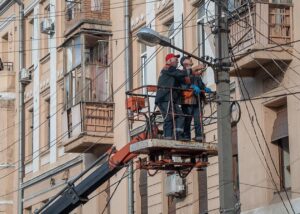Харків зазнав 10 ударів, є поранені