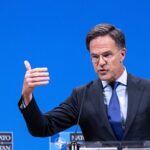 Путін просто так бомбардує міста України - Рютте