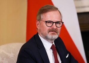 Швеція готова фінансувати зброю США для України