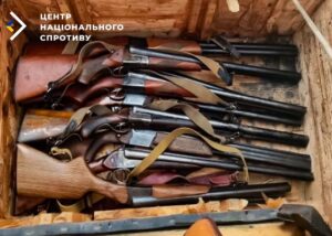 Окупанти на ТОТ вилучають в українців зброю і передають своїй армії - ЦНС