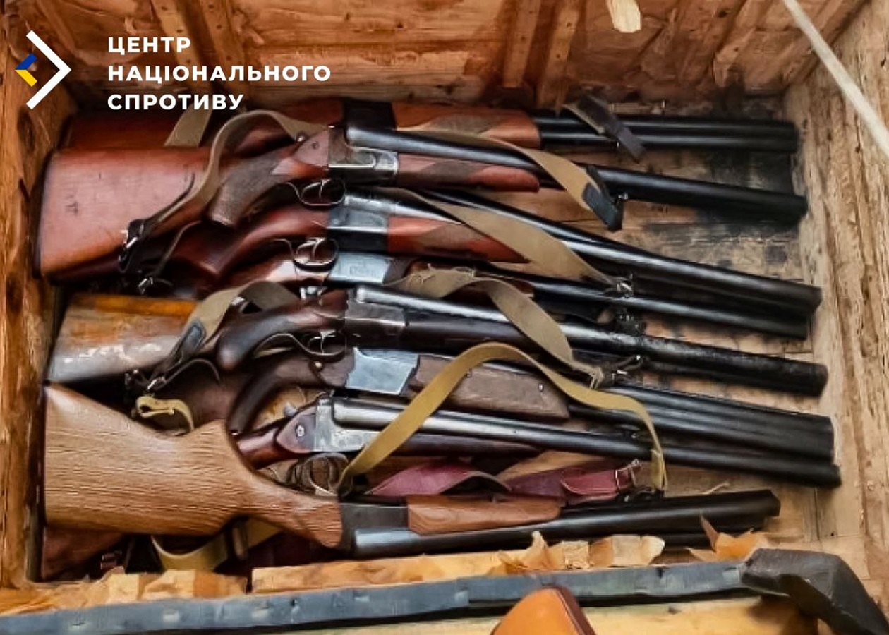 Окупанти на ТОТ вилучають в українців зброю і передають своїй армії - ЦНС