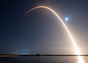 SpaceX вивела на орбіту супутники конкурента Starlink