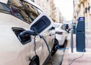 Кожне друге імпортоване українцями авто - електрокар
