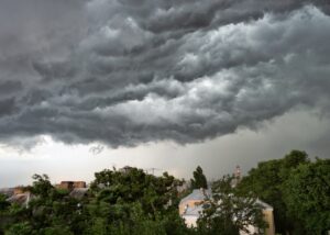 У Києві перший рівень небезпеки через грозу