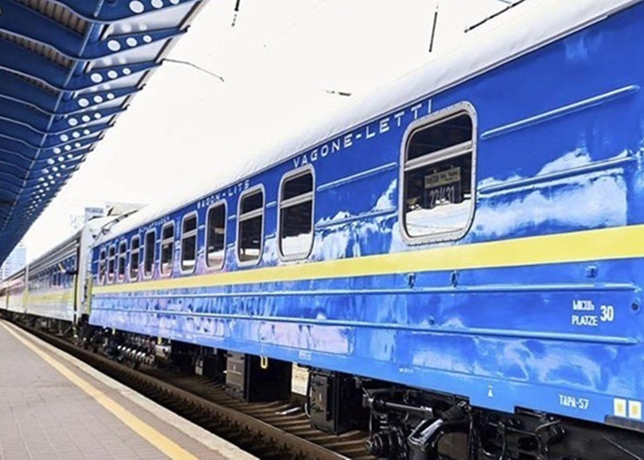 УЗ запустила поїзд, який об'єднає південь і захід України