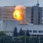 Дрон поцілив по будівлі ОВА в Сумах