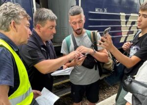 УЗ під час перевірок пасажирів виявила тільки 0,1% порушників