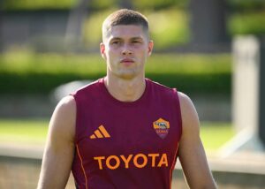 Названо клуби АПЛ, які претендують на Довбика