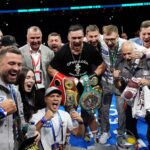 Усик прибув до України після перемоги в реванші