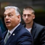 Орбан планує бюджетникам роздати гроші на житло