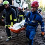 З-під завалів у Києві дістали ще 10 тіл