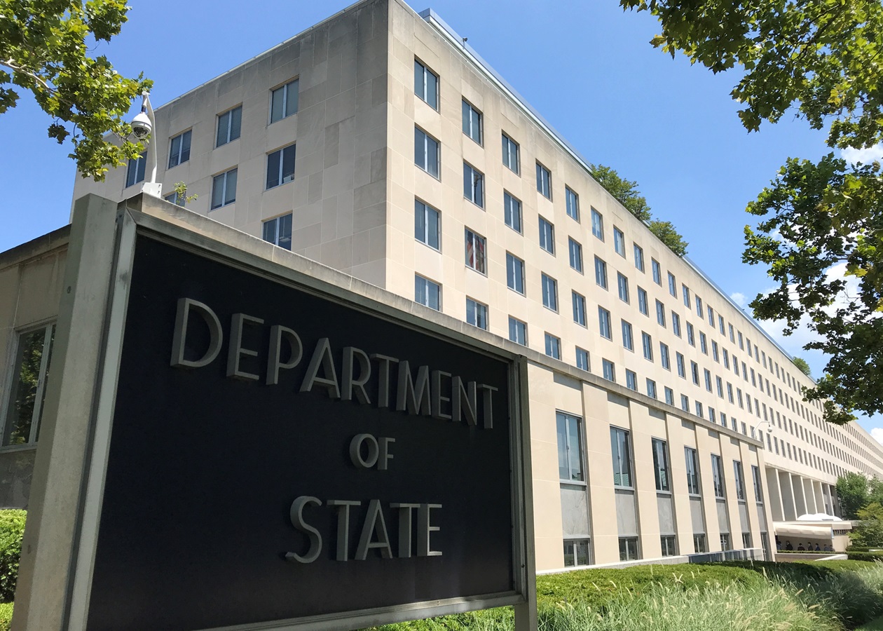 Держдеп: США стоятимуть пліч-о-пліч з Україною