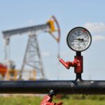 Нафтові доходи РФ обвалились на третину