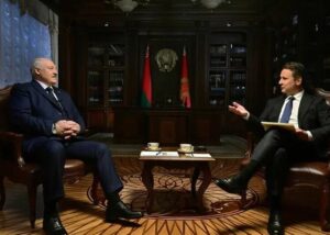 Багато про що шкодує: Лукашенко в інтерв’ю передав послання Путіна