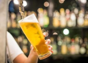 В Україні мережу пивних магазинів викрили на ухиленні від сплати податків