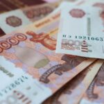 Росіяни виносять мільярди готівки з банків через перебої з інтернетом