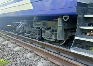 Аварія на Закарпатті: стало відомо, коли відновлять рух залізницею