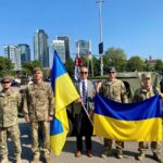 Українські армійці долучилися до військового параду Канади