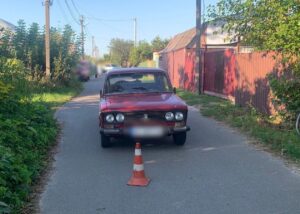 Під Києвом п'яний водій збив жінку на кріслі колісному