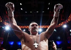 Усик дав високу оцінку Ітаумі і його достроковій перемозі над Вайтом